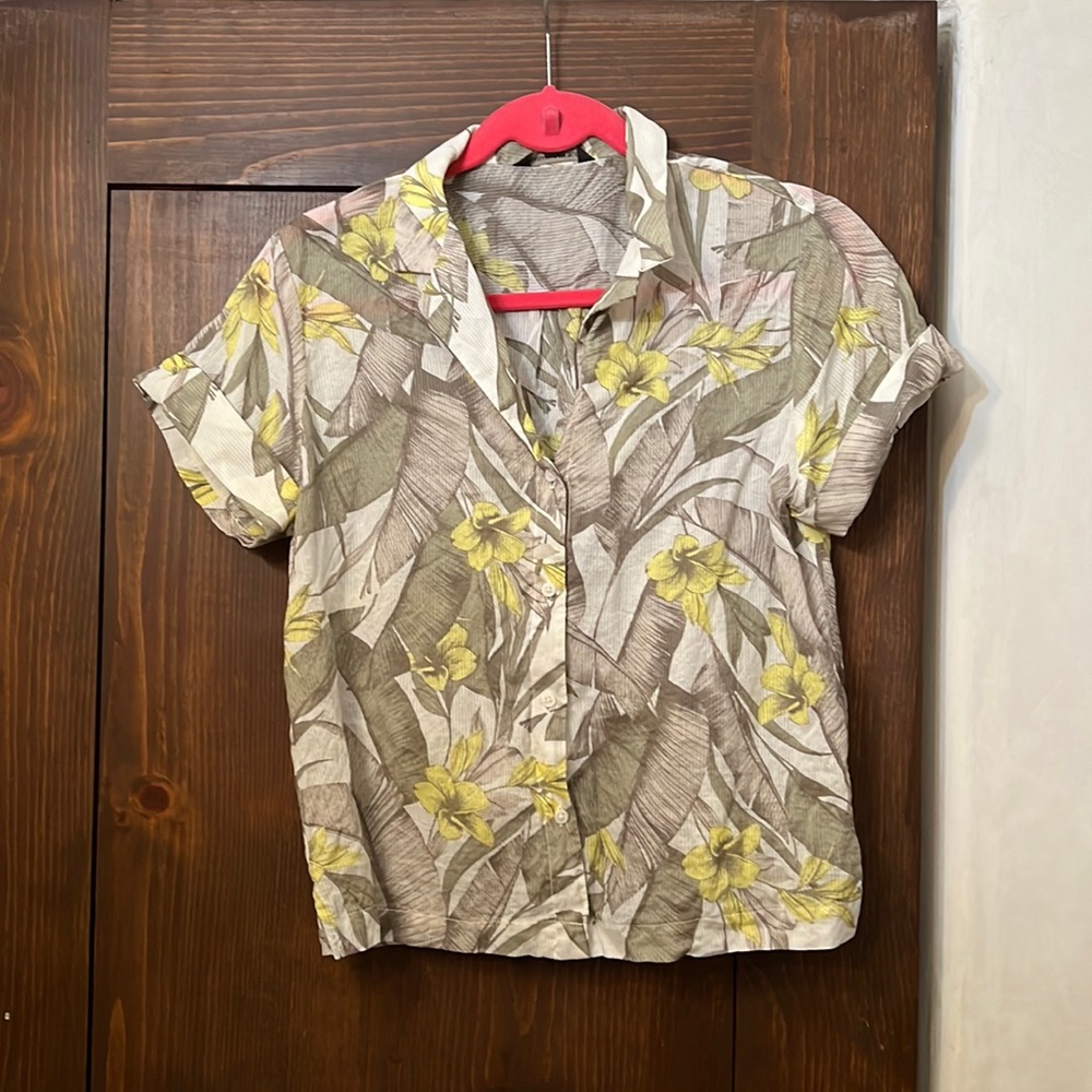 Banana Republic Short Sleeve Button Down